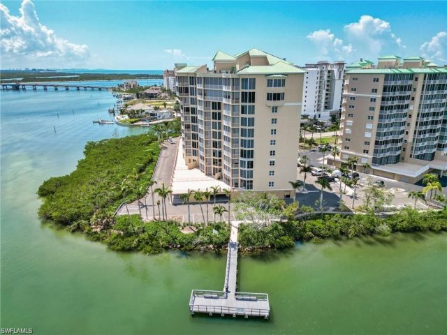 Waterside At Bay Beach