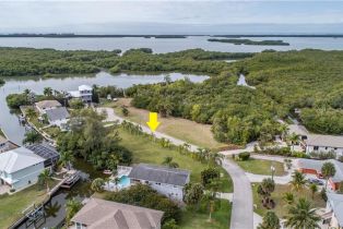 ,  , Estero Bay Shores, CA 34134 - 2