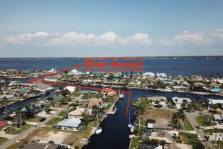 , 1939 Se 37th Ter, Cape Coral FL 33904