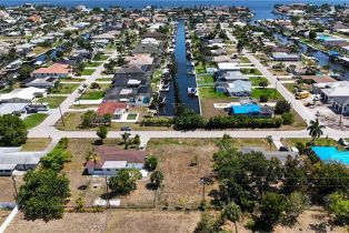 , 425 Monterey Ave, Cape Coral FL 33904