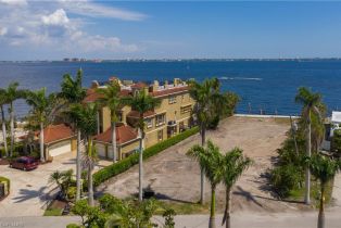 , 228 Bayshore Dr, Cape Coral FL 33904