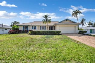 Ranch,Single Family Residence, 1700 Sandpiper Royal Harbor, FL 34102 