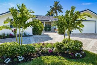 Ranch,Single Family Residence, 1380 Dolphin Royal Harbor, FL 34102 