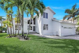 2 Story,Single Family Residence, 1202 Flamingo Caloosahatchee, FL 33904 