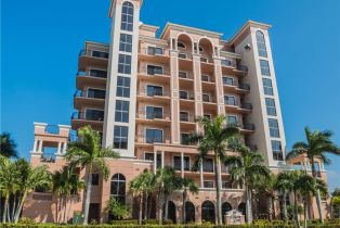 , 10620 Gulf Shore Dr # 602, Naples FL 34108