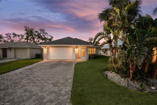 Ranch,Single Family Residence, 559 107th Vanderbilt Beach, FL 34108 