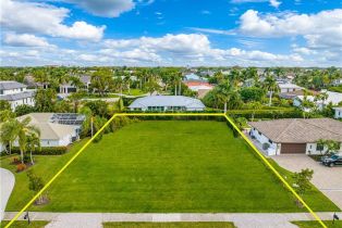 Land, 4228 Crayton Rd, Naples FL 34103