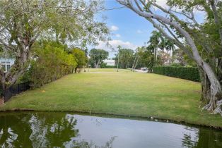 , 2550 Lantern Ln, Naples FL 34102