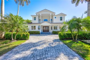 2 Story,Single Family Residence, 160 3rd Olde Naples, FL 34102 