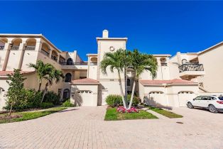 Low Rise (1-3), 7048 Pelican Bay Blvd # 302, Naples FL 34108