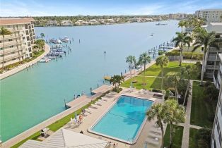 , 2880 Gulf Shore Blvd N # 206, Naples FL 34103