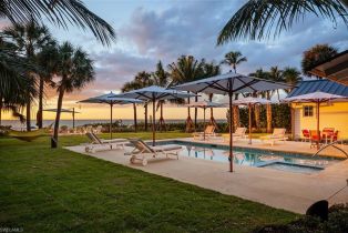 Ranch,Single Family Residence, 1 10th Olde Naples, FL 34102 