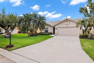 Ranch,Single Family Residence, 16314 Kelly Woods Kelly Greens, FL 33908 