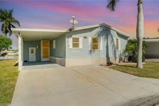 Ranch,Manufactured Home, 17720 Canal Cove Bayside Estates, FL 33931 