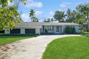 Ranch,Single Family Residence, 320 Oklahoma East Fort Myers, FL 33905 