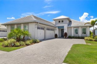 Ranch,Single Family Residence, 6136 Rodney Bay Ln, Naples FL 34113