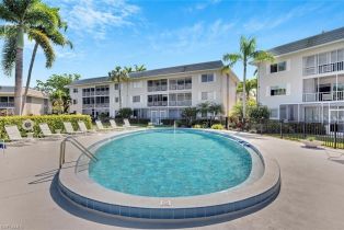 Apartment,Low Rise (1-3), 215 Cypress Way E # D8, Naples FL 3411034110 