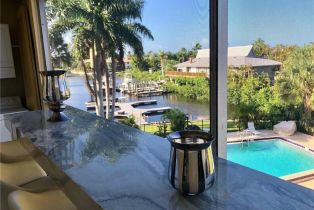 Ranch,Low Rise (1-3), 1666 Osprey Ave # 203, Naples FL 34102