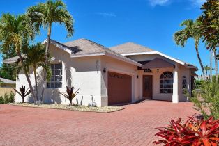 Ranch,Single Family Residence, 801 99th Ave N, Naples FL 34108