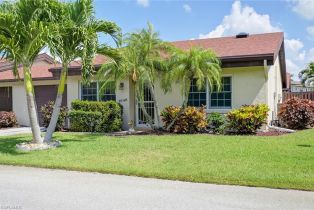 Villa Attached, 164 Cypress Way E # 7b, Naples FL 34110