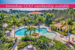 Penthouse,Mid Rise (4-7), 2538 Marquesa Royale Ln # 301, Naples FL 34109