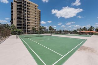 High Rise (8+), 11030 Gulf Shore Dr # 504, Naples FL 34108