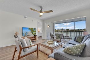 Low Rise (1-3), 10682 Gulf Shore Dr # C205, Naples FL 34108