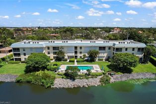 , 3055 Riviera Dr # 103, Naples FL 34103