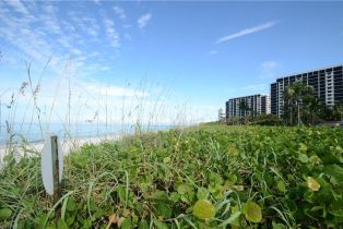 High Rise (8+), 10851 Gulf Shore Dr # 502, Naples FL 34108