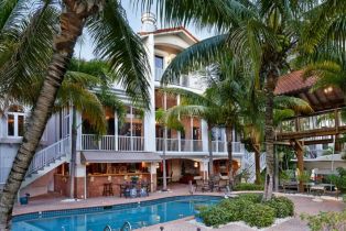 Multi-Story Home,Single Family Residence, 720 17th Ave S, Naples FL 34102