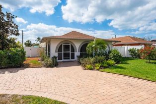 Ranch,Single Family Residence, 698 99th Vanderbilt Beach, FL 34108 