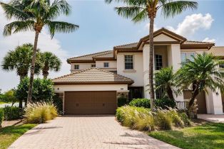 2 Story,Low Rise (1-3), 8051 Players Cove Dr # 101, Naples FL 34113