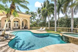 , 550 21st Ave S, Naples FL 34102