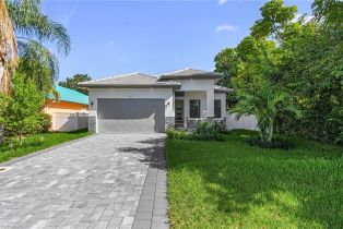 Ranch,Single Family Residence, 689 101ST Vanderbilt Beach, FL 34108 