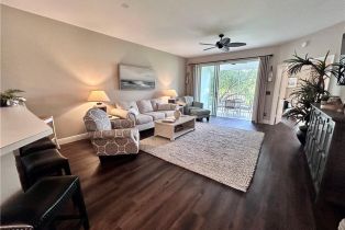 Low Rise (1-3), 4650 Yacht Harbor Dr # 123, Naples FL 34112