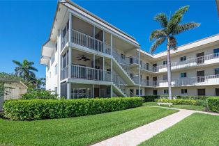 Ranch,Apartment,Low Rise (1-3), 766 Central Ave # 101, Naples FL 34102