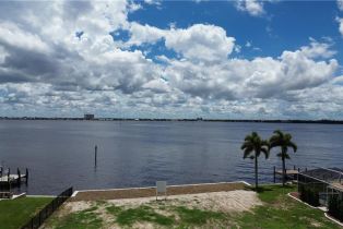 , 5639 Riverside Dr, Cape Coral FL 33904