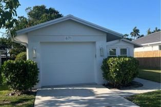 Ranch,Single Family Residence, 671 100th Ave N, Naples FL 34108