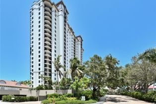 High Rise (8+), 7225 Pelican Bay Blvd # 2004, Naples FL 34108