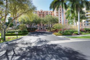 High Rise (8+), 14220 Royal Harbour Ct # 310, Fort Myers FL 3390833908 