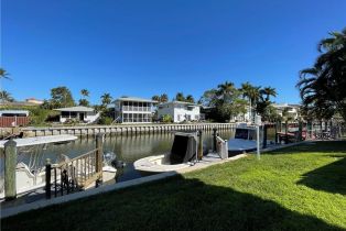 Ranch,Low Rise (1-3), 1417 Chesapeake Ave # 101, Naples FL 34102