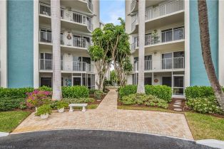 , 1300 Gulf Shore Blvd N # 304, Naples FL 34102