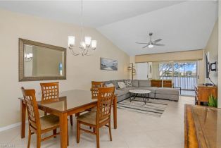 , 7754 Emerald Cir # T202, Naples FL 34109