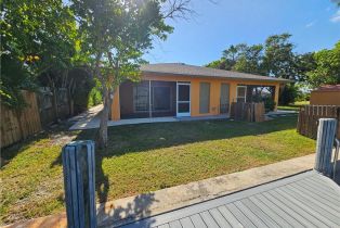 , 103 Tahiti St, Naples FL 34113