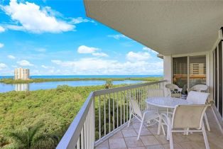 High Rise (8+), 5501 Heron Point Dr # 702, Naples FL 34108