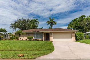 Ranch,Single Family Residence, 335 Burning Tree Central Naples, FL 34105 