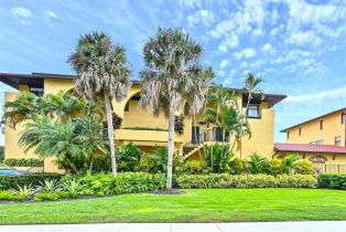 Multi-Story Home,Low Rise (1-3), 1400 Blue Point Ave # 202, Naples FL 34102