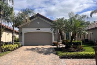 Single Family Residence, 6574 Amarone Ln, Naples FL 34113