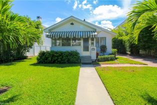 Single Family Residence, 1325 Gordon Dr, Naples FL 34102