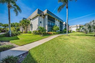 Apartment,Low Rise (1-3), 788 Park Shore Dr # F20, Naples FL 3410334103 